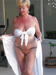 Hottest Canadian granny nude